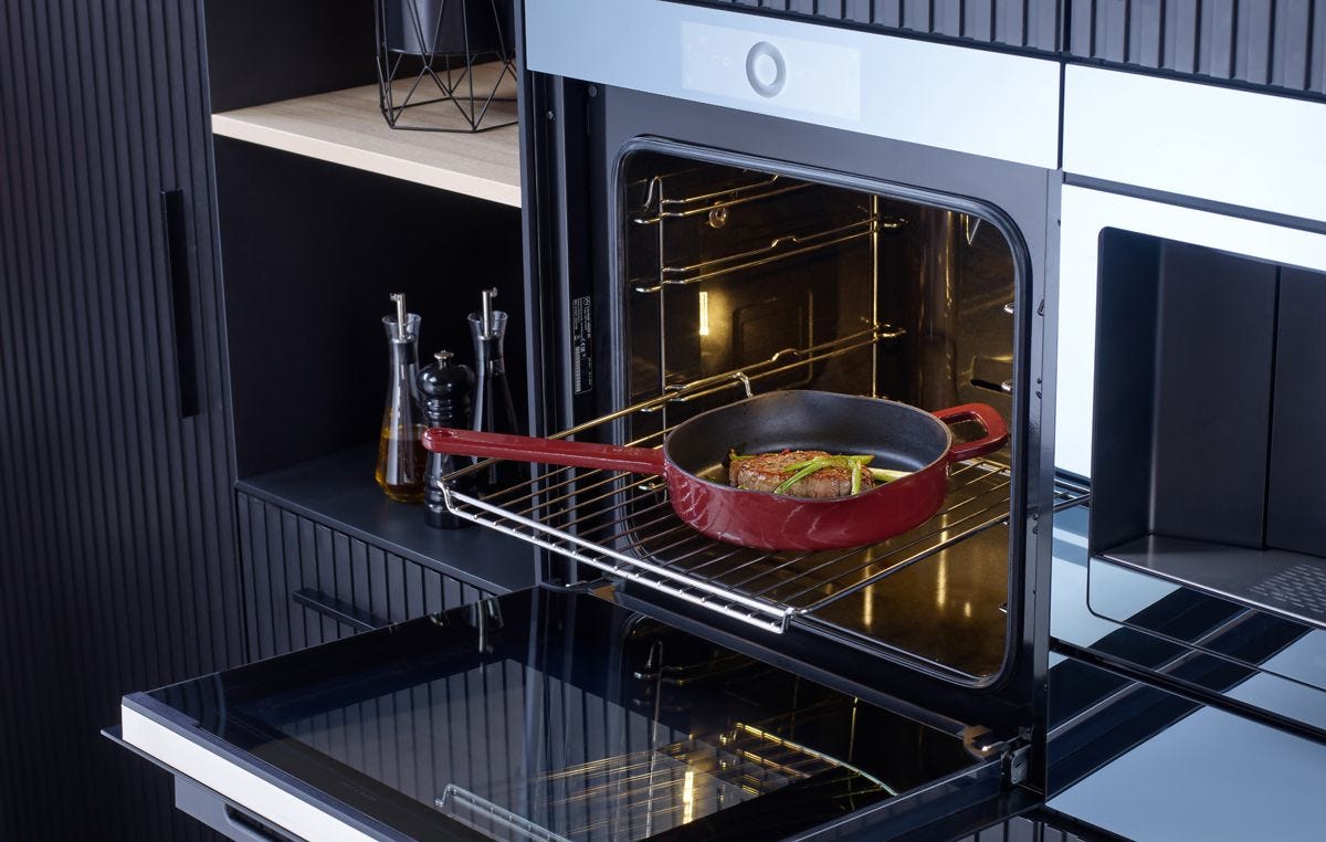 064-310-24-100_Oven_use_2