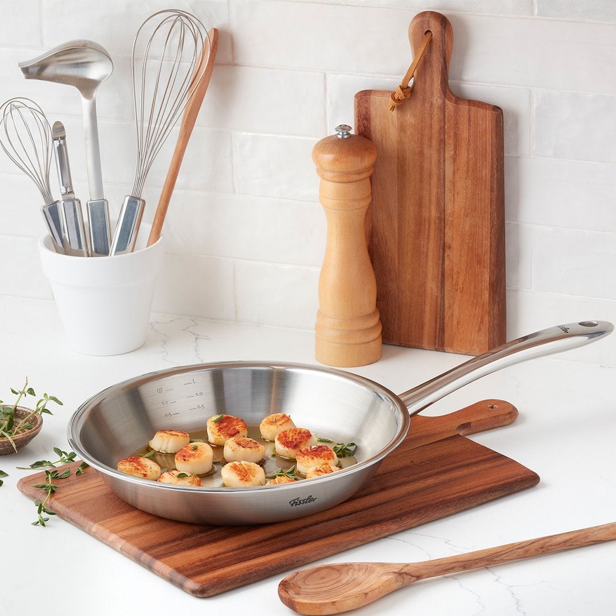 071-750-07-0000Lifestyle Frying Pan Scallops 1x1