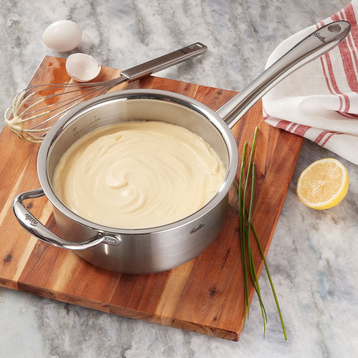 071-750-07-0000 Lifestyle Saucepan HollandaiseSauce 1x1