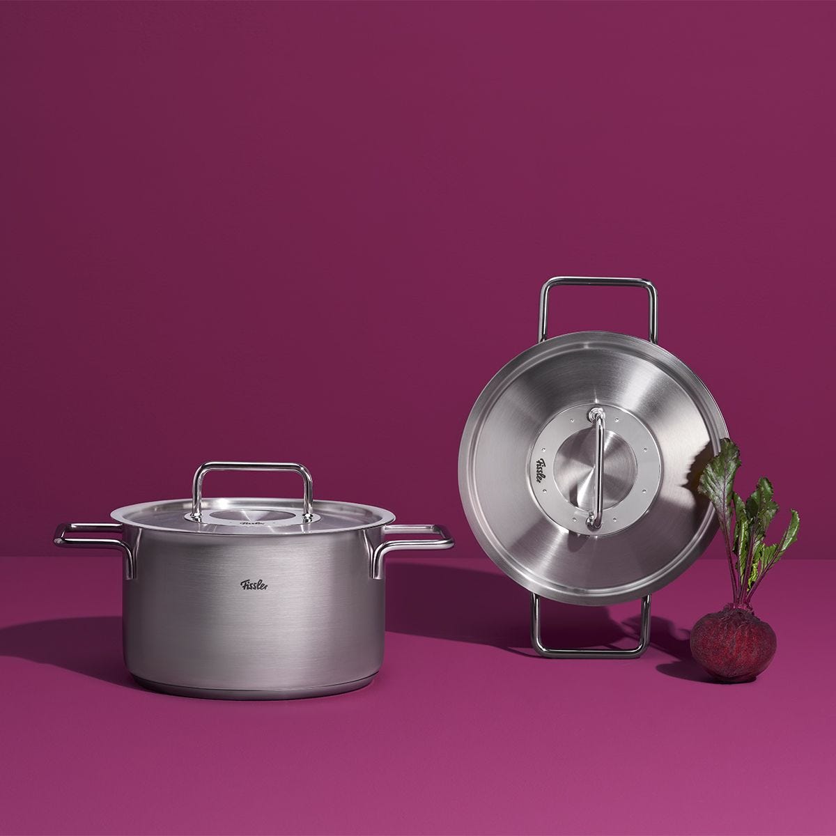 Fissler_Pure_KV1_Metal_Lids_With_Beetroot_L_V4
