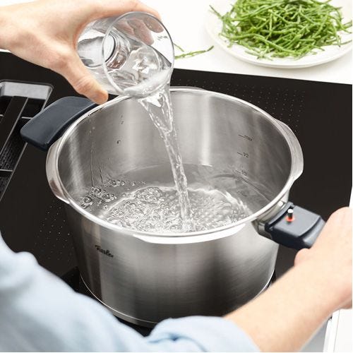 Fissler_vitavit_premium_Schnellkochtopf_4.5L_622-412-04-0700_Mood11
