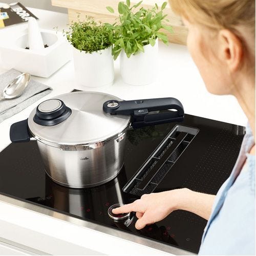 Fissler_vitavit_premium_Schnellkochtopf_4.5L_622-412-04-0700_Mood12