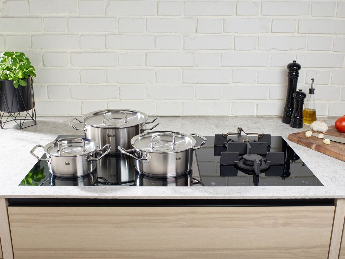 OPC_Casserole_Metal_Lid_Family_Shot