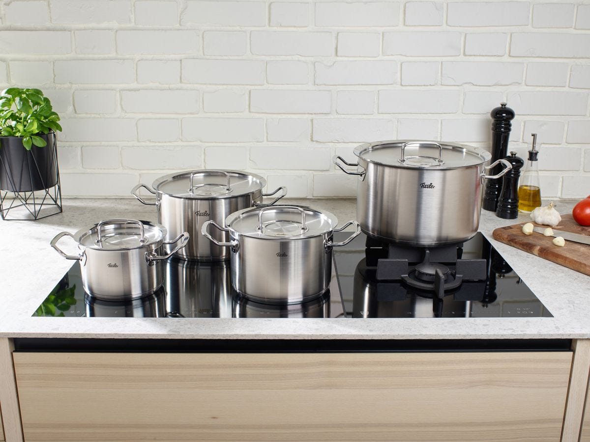 OPC_Stew_Pot_Metal_Lid_Family_Shot