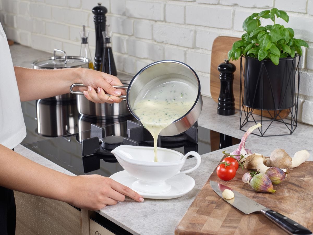 Pure_Saucepan_in_use_2