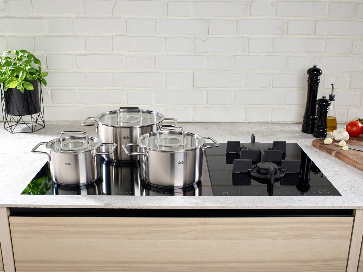 Pure_Stew_Pot_Glass_Lid_Family_Shot